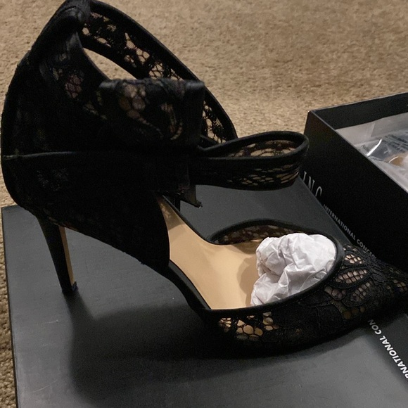 Black Lace INC. Kaiaa Pumps - Brand New still in the box! - Picture 2 of 5